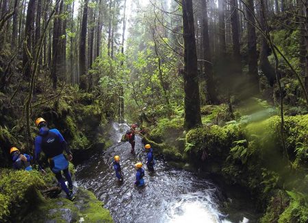 people canyoning