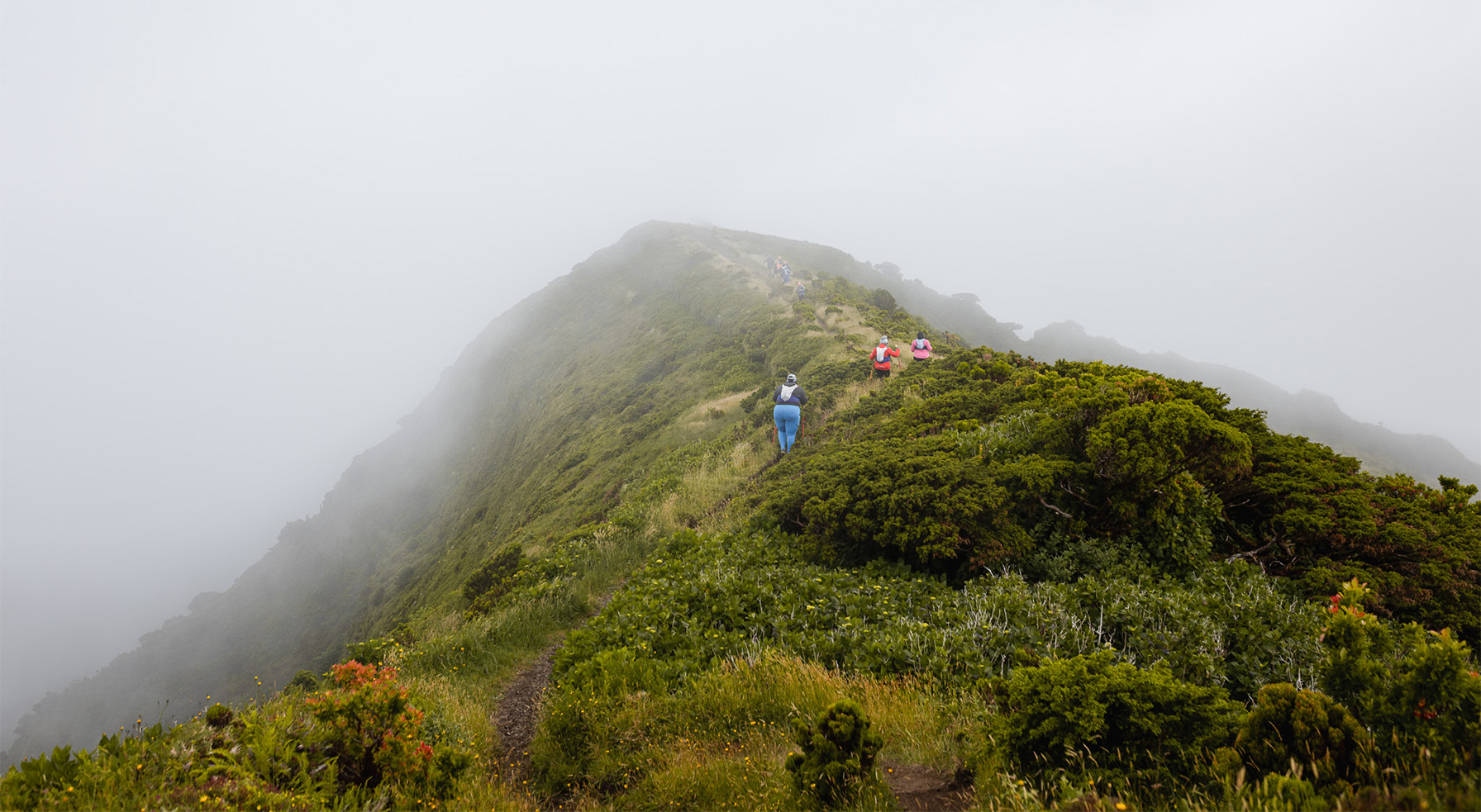 hiking and cuture: around caldeira